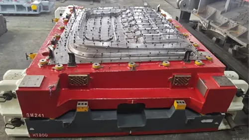 KQ5152 కోసం వెనుక ప్యానెల్ అచ్చు విజయవంతంగా పంపిణీ చేయబడింది