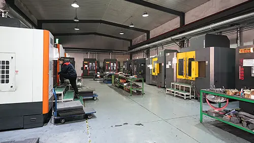 అచ్చు ఉత్పత్తి వర్క్‌షాప్ దాని బలమైన సామర్థ్యాల ద్వారా నాణ్యతకు బలమైన పునాదిని నిర్మించింది